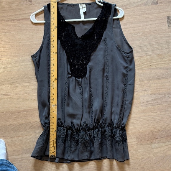 Black and Gray Sleeveless Top with Lace Detail -59sku - Picture 4 of 4